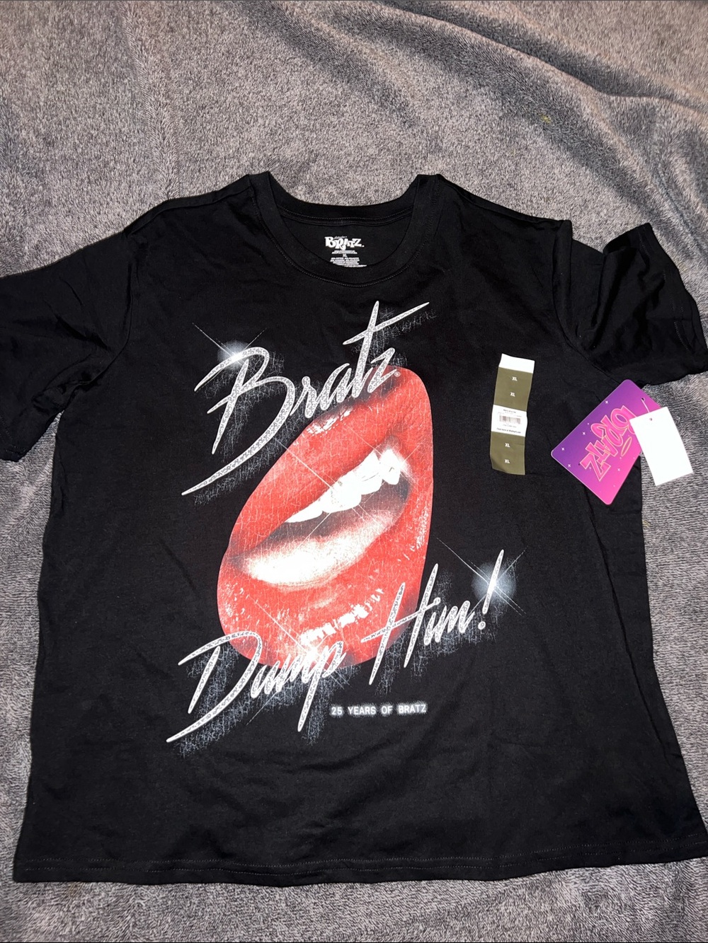 Bratz Dump Him! Graphic Tee in Black with Red Lips